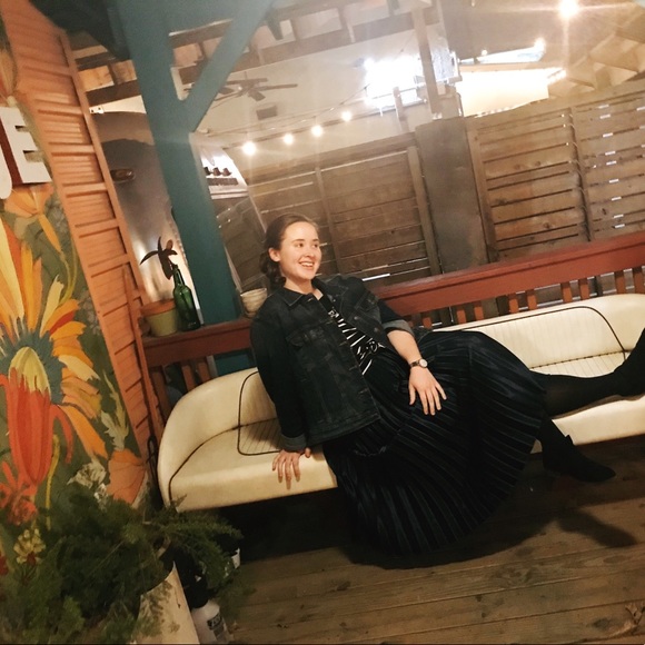 H E Y  Y ‘ A L L. - Picture 3 of 8